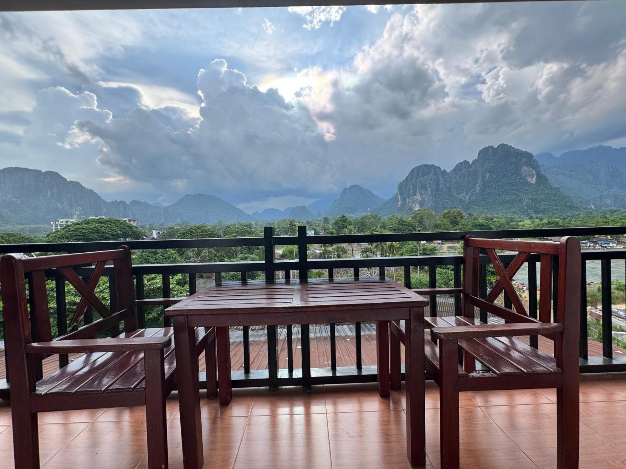Vang Vieng Santara Backpackers Hostel Esterno foto